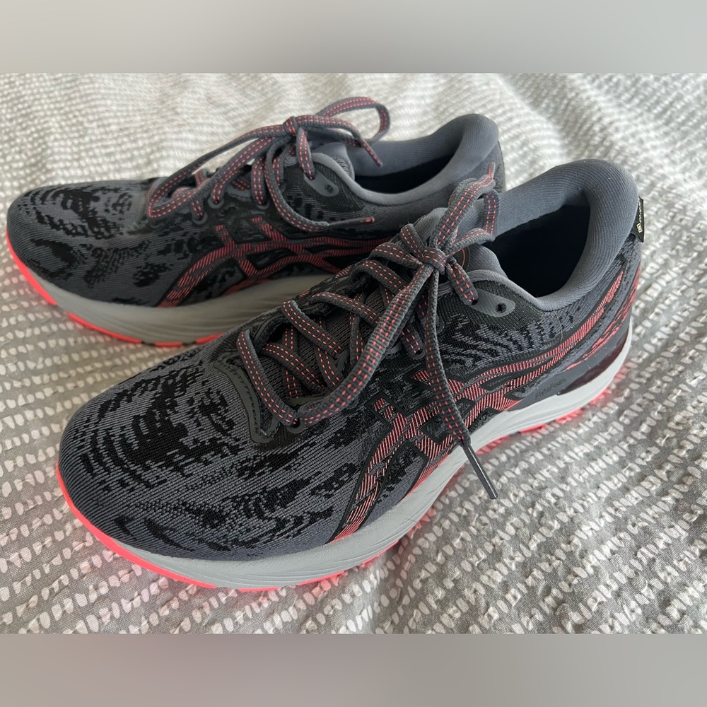 NWOT Asics Gore-Tex GEL-CUMULUS 23 G-TX sz 7
